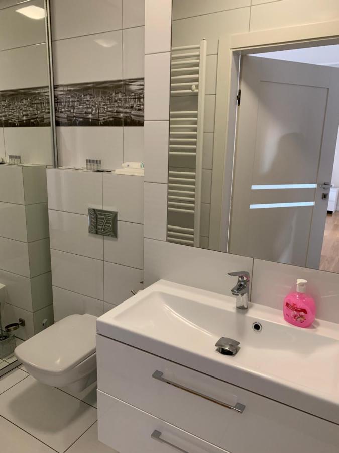 Apartamenty Centrum Nad Motlawa Z Widokiem Na Patio Z Balkonem Gdansk Exterior photo