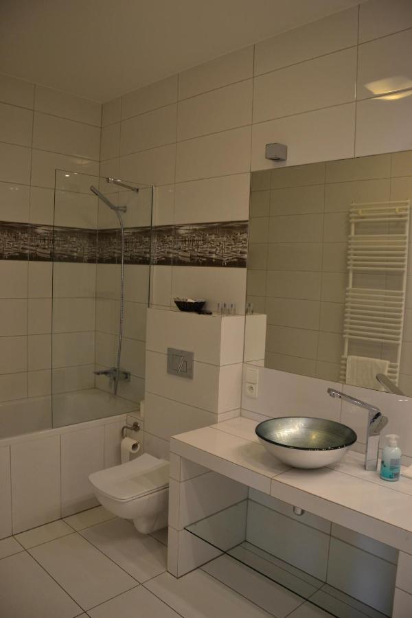 Apartamenty Centrum Nad Motlawa Z Widokiem Na Patio Z Balkonem Gdansk Exterior photo